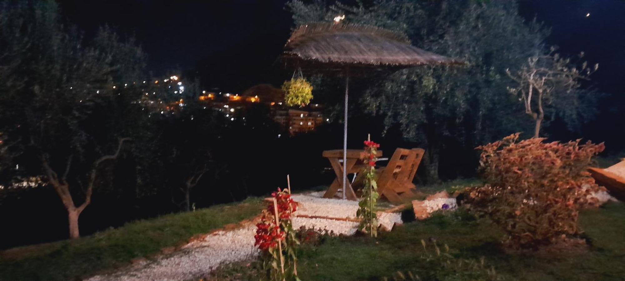 Gasthaus Bujtina Musta Berat Exterior foto